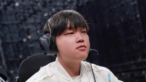 BLG战队经济领先遭团战翻盘，Bin剑姬操作难救主！电子竞技魅力尽显